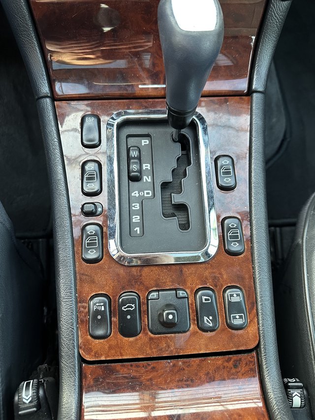 Mercedes-Benz E 320 4Matic  TÜV/EXTREM GUT AUSGESTATTET - photo 10