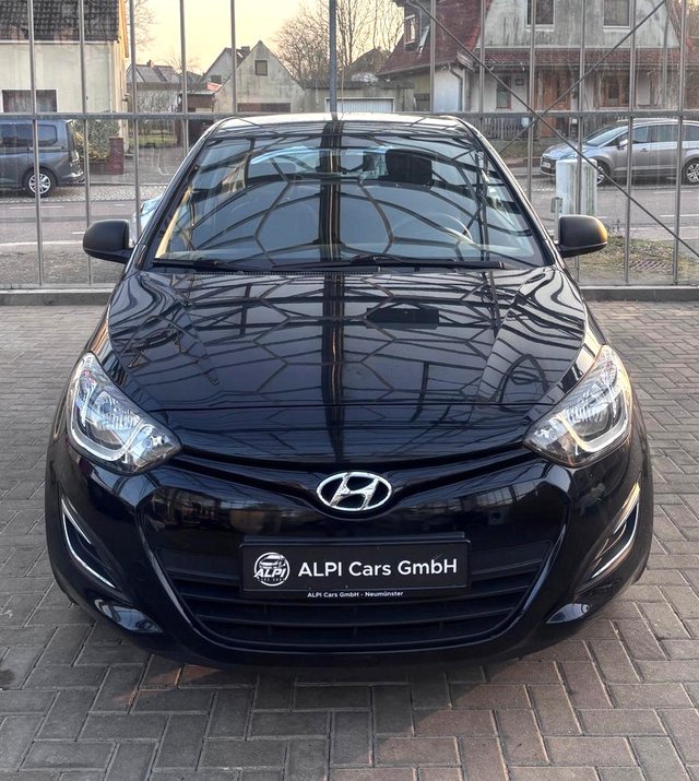 Hyundai i20 1.2 FIFA World Cup Edition  GANZJAHRESREIF./TÜV. - photo 3