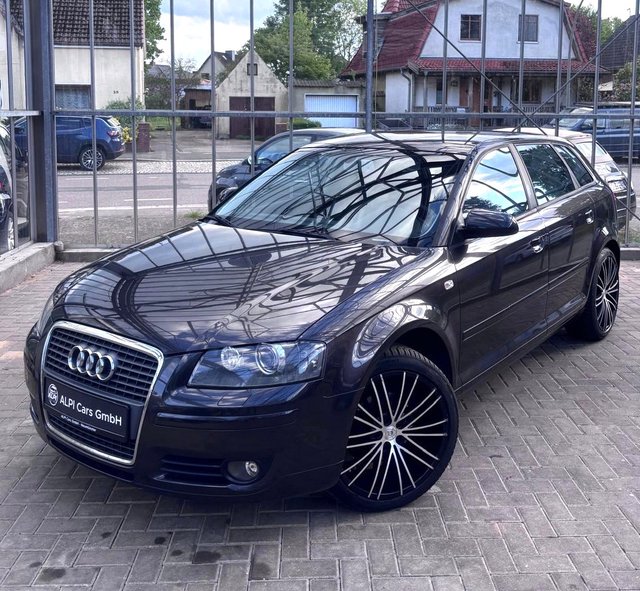 Audi A3 1.6 FSI Sportback  EINPARKHILFE/SITZHEIZ./TEMP. - foto 1