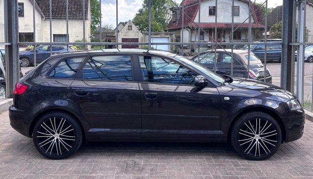 Audi A3 1.6 FSI Sportback  EINPARKHILFE/SITZHEIZ./TEMP. - foto 9