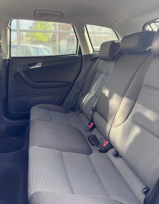 Audi A3 1.6 FSI Sportback  EINPARKHILFE/SITZHEIZ./TEMP. - foto 6