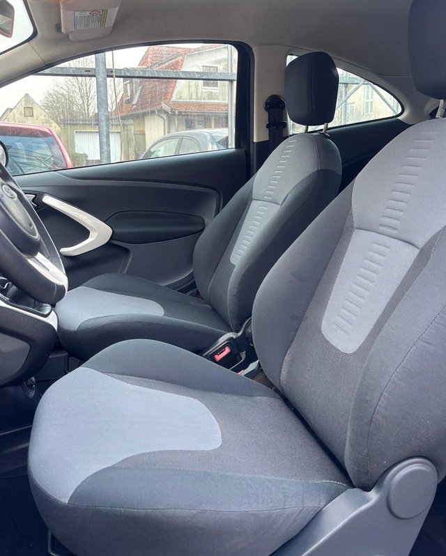 Ford Ka 1.2 Titanium  EINPARKHILFE / TÜV NEU - bilder 4