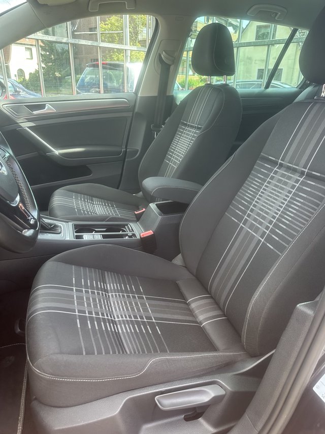 Volkswagen Golf VII 1.2 TSI Lounge  AUTOMATIK/CARPLAY/SITZH. - bilder 2