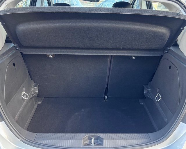 Opel Corsa E 1.2 Edition  EINPARKHILFE/4-TÜRER - photo 8