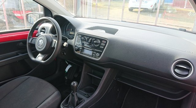 Volkswagen up! 1.0 take up!  TÜV NEU/FINANZIERUNG/GANZJAHRESREIF. - photo 4