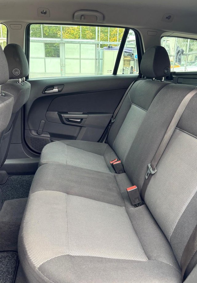 Opel Astra H 1.8 Caravan Edition  EINPARKHILFE/TÜV NEU - bilder 6