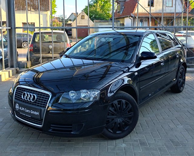 Audi A3 1.6 Sportback Attract.  4-TÜRER/TÜV - photo 1