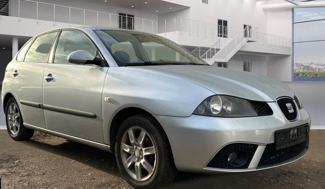 SEAT Ibiza 1.2 12V  TEMPOMAT/KLIMAAUTOMATIK/8-FACH BEREIFT - bilder 1