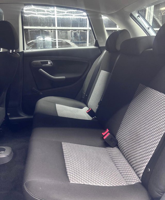 SEAT Ibiza 1.2 12V  TEMPOMAT/KLIMAAUTOMATIK/TÜV 10/2026 - bilder 6