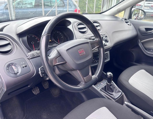 SEAT Ibiza ST 1.2 TSI  EINPARKHILFE/SITZHEIZ./TEMP. - photo 2
