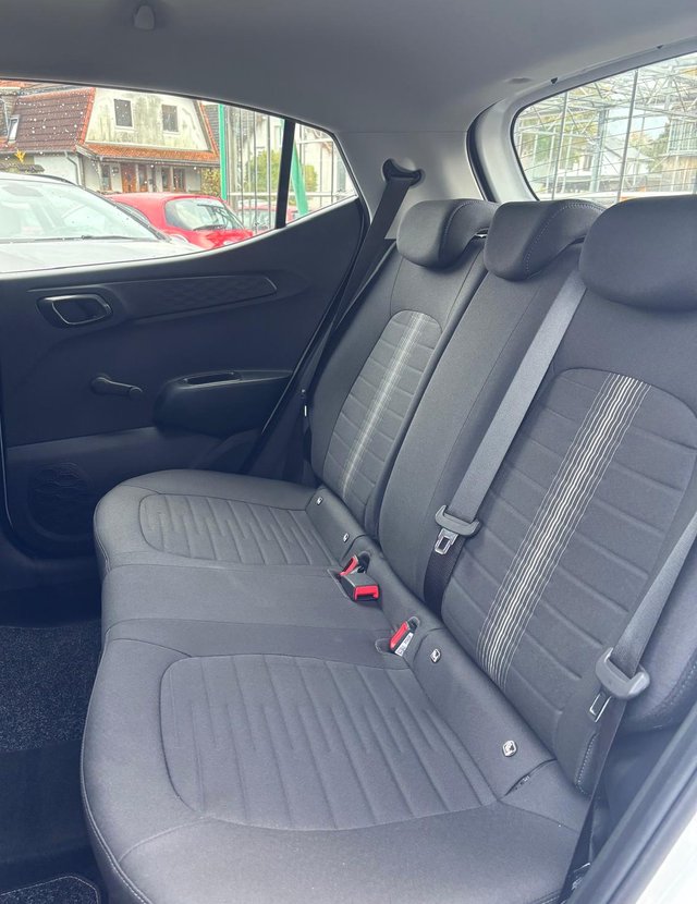 Hyundai i10 1.0 Trend  CARPLAY/SPURHALTE-ASS./1.HAND - bilder 5