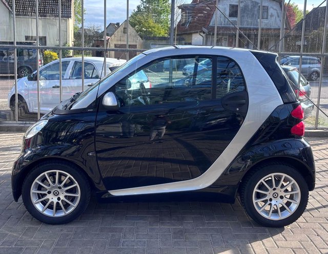 smart fortwo coupe 1.0 MHD  PANORAMA/TÜV/GANZJAHRESREIF. - photo 7