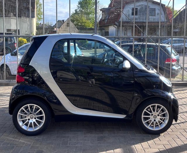 smart fortwo coupe 1.0 MHD  PANORAMA/TÜV/GANZJAHRESREIF. - photo 10