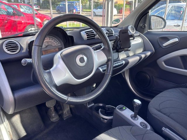 smart fortwo coupe 1.0 MHD  PANORAMA/TÜV/GANZJAHRESREIF. - photo 4