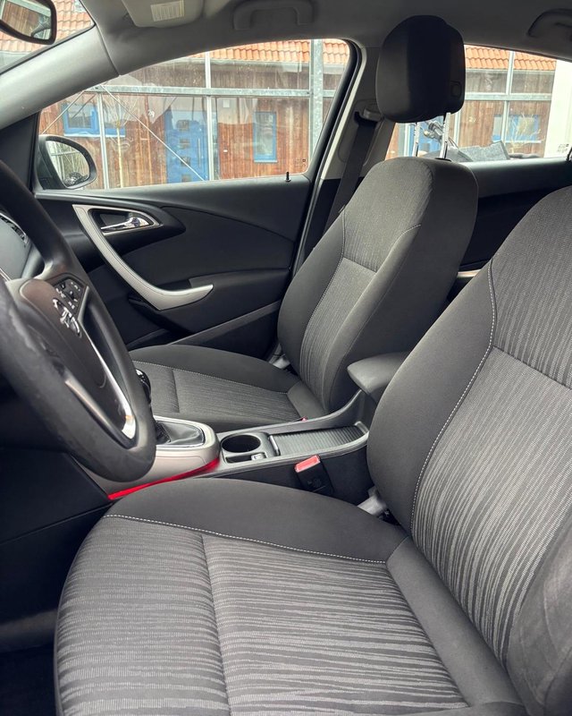 Opel Astra J 1.6 Edition  TEMPOMAT/TÜV NEU - photo 4