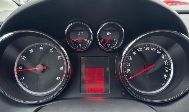 Opel Astra J 1.6 Edition  TEMPOMAT/TÜV NEU - photo 8