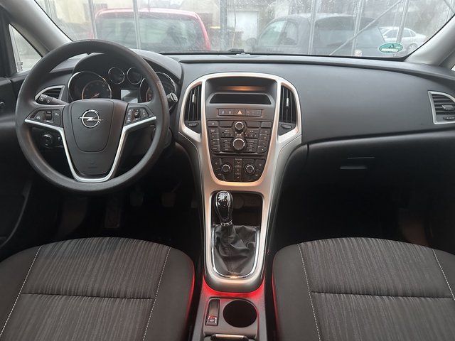 Opel Astra J 1.6 Edition  TEMPOMAT/TÜV NEU - photo 10