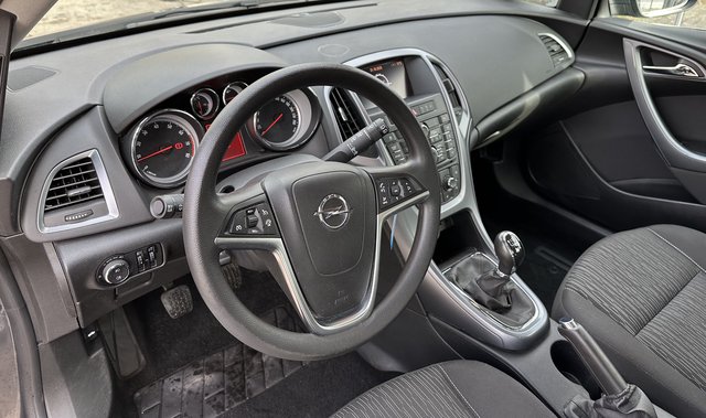 Opel Astra J Sports Tourer Selection TEMPOMAT NAVI SHZ - bilder 6