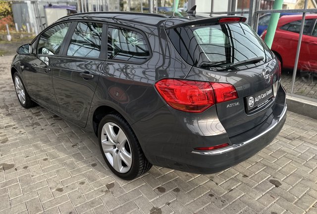 Opel Astra J Sports Tourer Selection TEMPOMAT NAVI SHZ - bilder 7