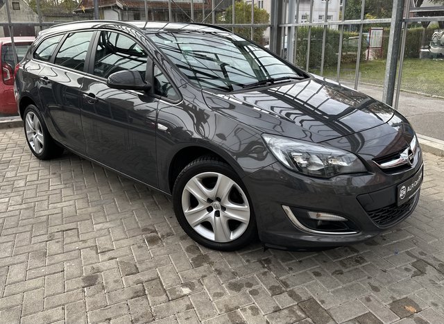 Opel Astra J Sports Tourer Selection TEMPOMAT NAVI SHZ - bilder 1
