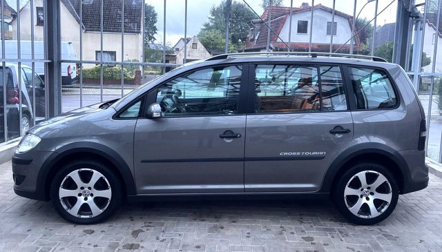 Volkswagen Touran CrossTouran 2.0 TDI DSG  AUTOMATIK/AHK/XENON - foto 2