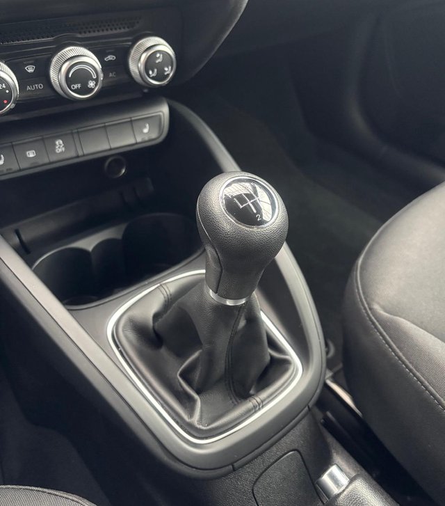 Audi A1 1.2 TFSI Attraction  1.HAND/EINPARKHILFE/SITZHEIZUNG - photo 8