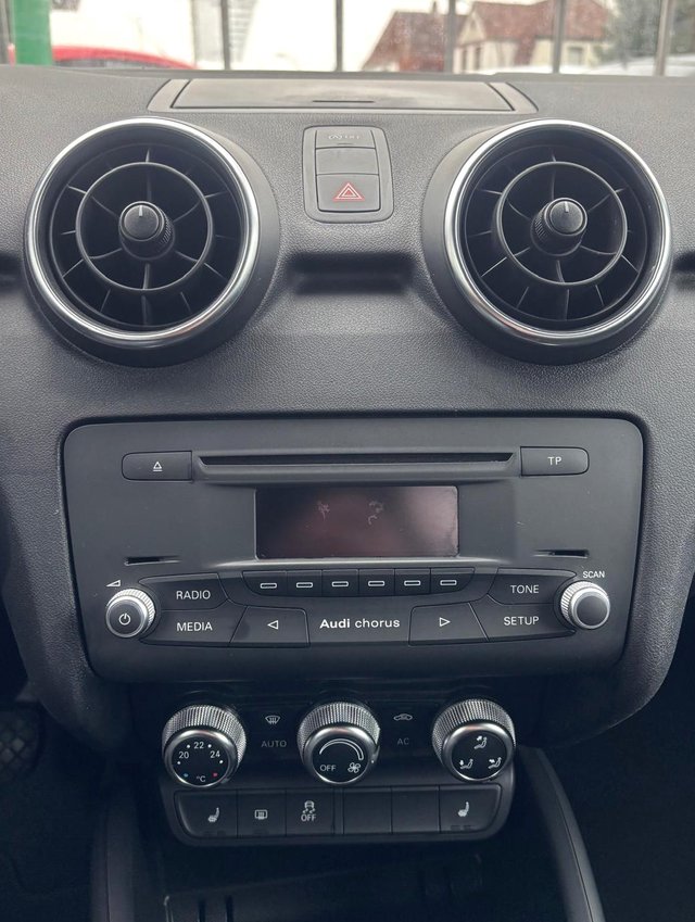 Audi A1 1.2 TFSI Attraction  1.HAND/EINPARKHILFE/SITZHEIZUNG - photo 10