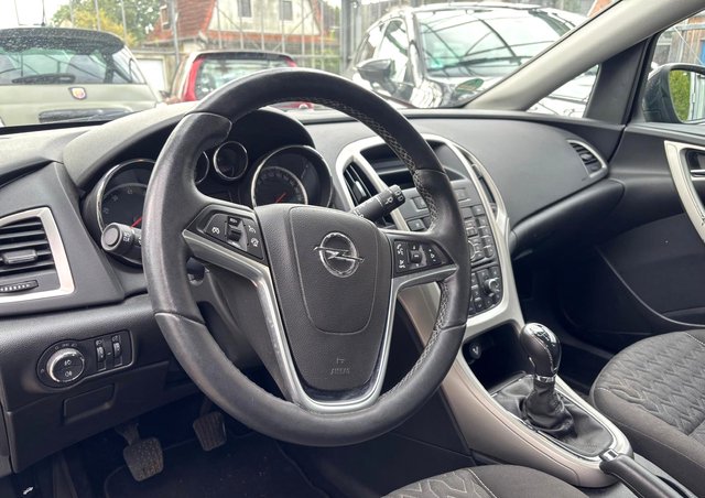 Opel Astra 1.4 Sports Tourer  EINPARKHILFE/SITZHEIZ./TÜV - bilder 2