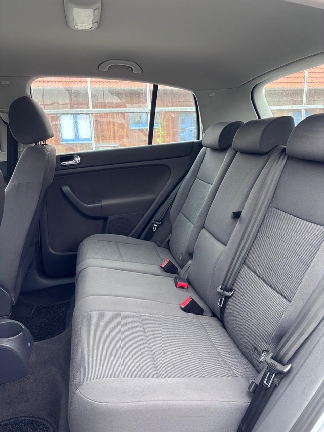 Volkswagen Golf Plus V 1.6 FSI Trendline  EINPARKHILFE/AHK/1.HAND - bilder 6