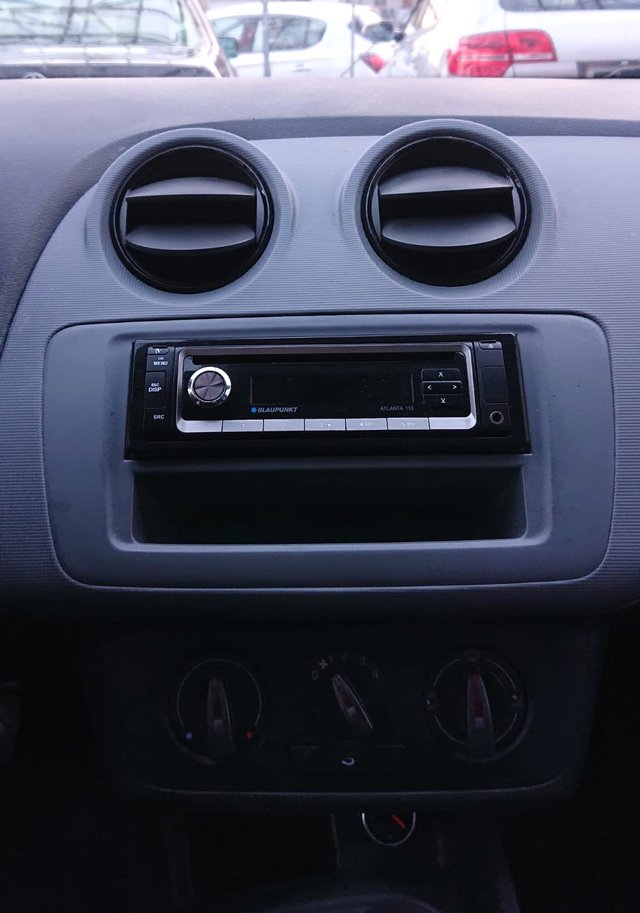 SEAT Ibiza 1.2 12V Reference  SITZHEIZUNG/TÜV 10/2027 - bilder 5