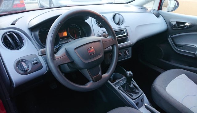 SEAT Ibiza 1.2 12V Reference  SITZHEIZUNG/TÜV 10/2027 - bilder 2