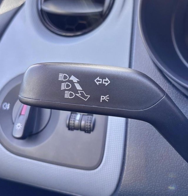 SEAT Ibiza 1.2 12V Reference  SITZHEIZUNG/TÜV 10/2027 - photo 8