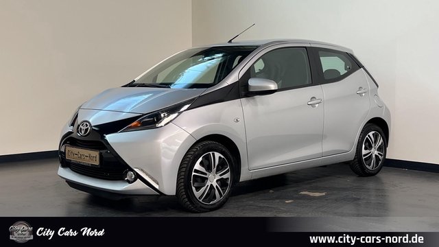 Toyota Aygo x-play touch KAMERA-KLIMA-BUSINESS - bilder 1