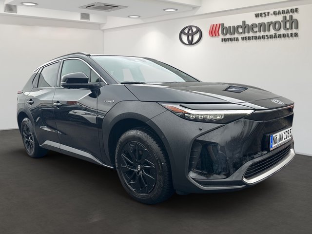 Toyota bZ4X FWD Technik & Comfort Packet+Winterräder - bilder 3