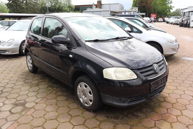 Volkswagen Fox Basis 1.2 TÜV neu! Ganzj.-Reifen aus 1. Hand Used vehicle for sale | First registration 08/2006 | Price 2.990 €