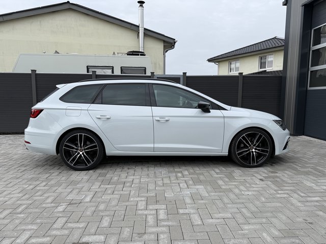 SEAT Leon ST Cupra 300 4Drive SHZ Pano RFK Navi LED - bilder 9