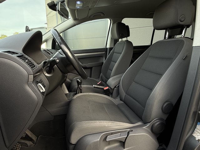 Volkswagen Touran Comfortline PDC SHZ Navi Klimauto - photo 10