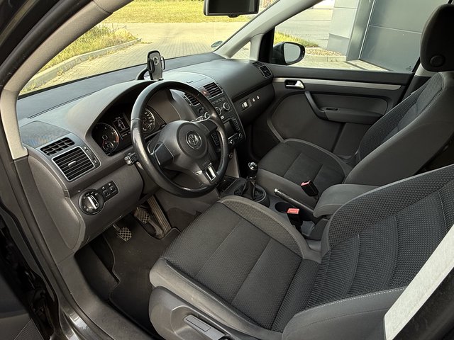 Volkswagen Touran Comfortline PDC SHZ Navi Klimauto - photo 9