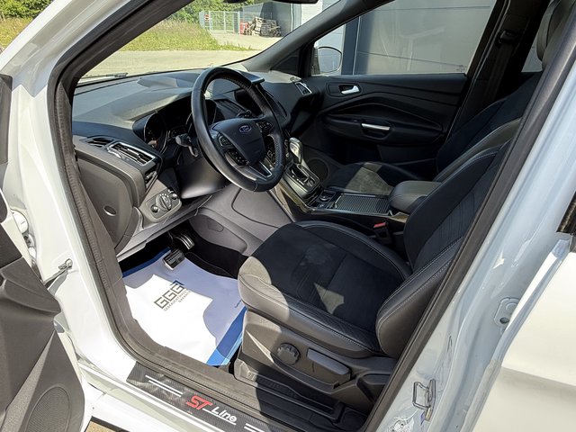 Ford Kuga ST-Line Pano Kamera Tempo LED 4x4 Winter - bilder 8