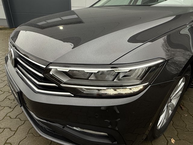 Volkswagen Passat Variant Basis LED/AppleCar/Navi/SHZ/ACC - bilder 10