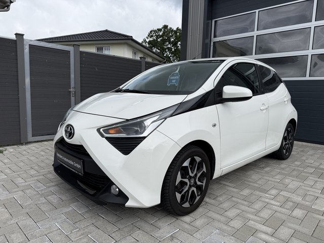 Toyota AYGO Kamera LED Scheckheft. 1.Hand - photo 3