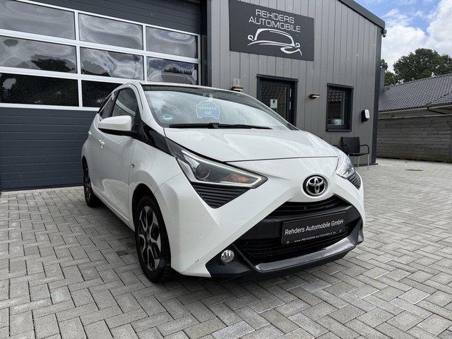Toyota AYGO Kamera LED Scheckheft. 1.Hand - photo 4