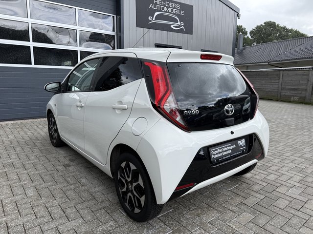 Toyota AYGO Kamera LED Scheckheft. 1.Hand - photo 8