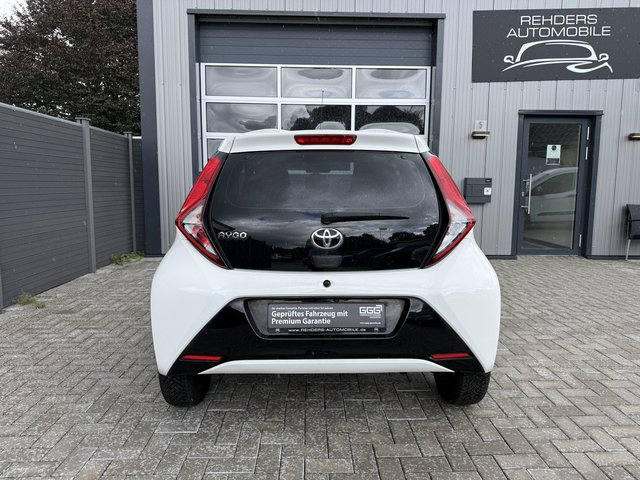 Toyota AYGO Kamera LED Scheckheft. 1.Hand - photo 10