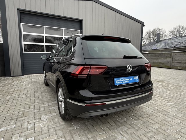 Volkswagen Tiguan Highline Pano Head-up RFK ACC Keyless - bilder 6