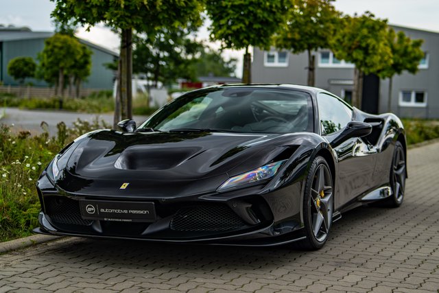 Ferrari F8 Tributo  1owner Carbon RacingSeats Warranty Used vehicle for sale | First registration 04/2022 | Price 292.890 €