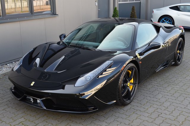 Ferrari 458 Speciale  Collectors Car Like New Yellow Details All Over One Owner From New Used vehicle for sale | First registration 11/2015 | Price 359.890 €