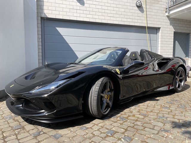 Ferrari F8 Spider  RacingSeats Lift Carbon ADAS AFS HiFi Used vehicle for sale | First registration 06/2022 | Price 339.890 €