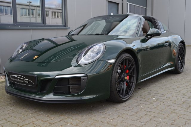 Porsche 991 Targa 4 GTS  PTS BREWSTER GREEN 1Hd LED BOSE Used vehicle for sale | First registration 05/2017 | Price 149.890 €