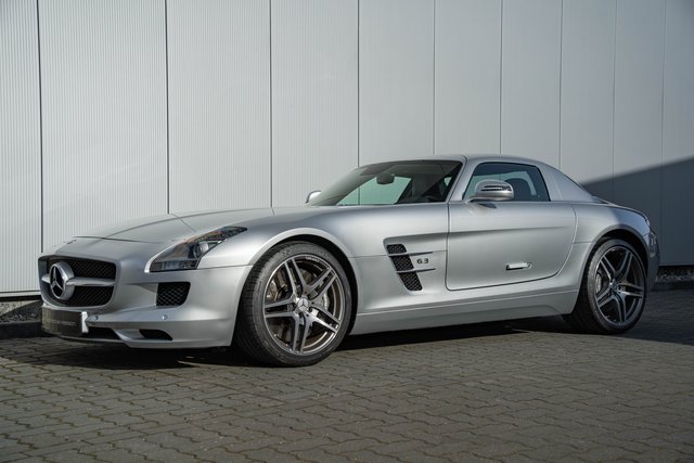 Mercedes-Benz SLS AMG Coupe AMG  Carbon Interieur Bi-Xenon Gebrauchtwagen Kaufen | EZ 02/2011 | Preis 244.890 €